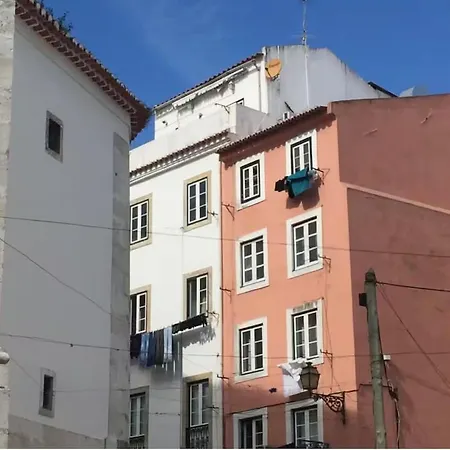 Alfama Typical By Hosty